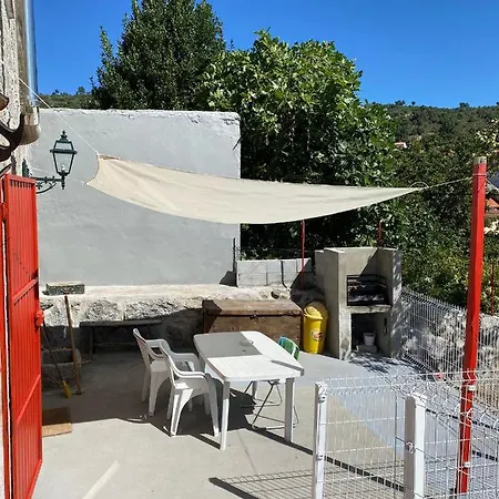 Casa Da Terra بيت للعطل *